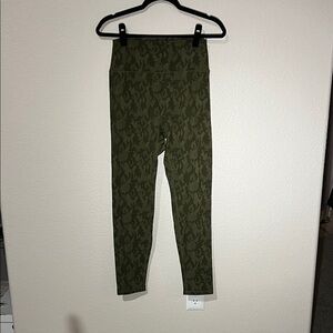 BuffBunny Collection Confidential Camo Leggings Classified XL never worn